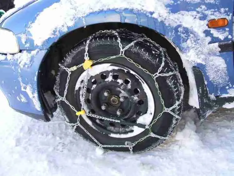 what gear to drive in snow automatic