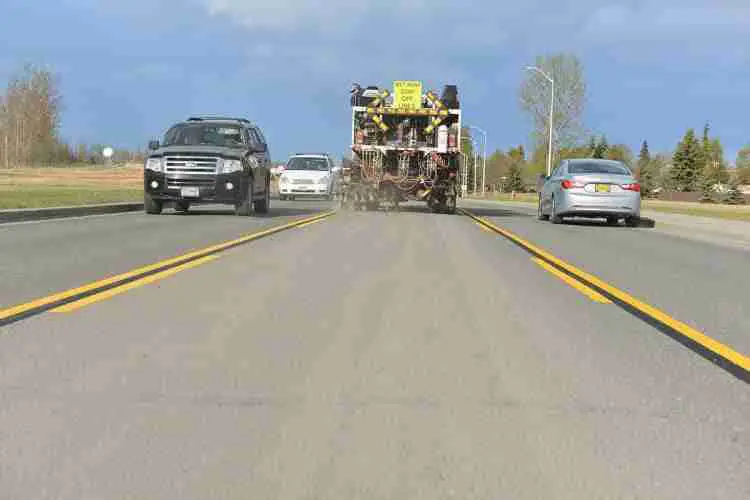 Cómo quitar la pintura de la carretera del automóvil
