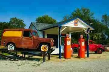 Wie lange kann Benzin in einem Auto sitzen?