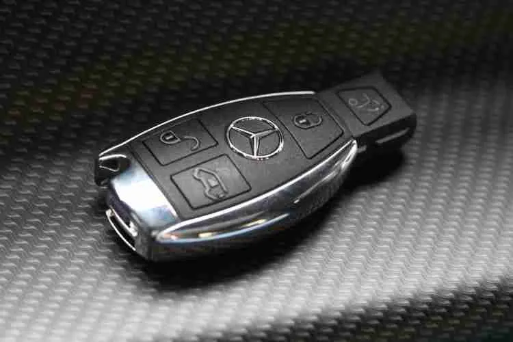 The cheapest way to replace a Mercedes key