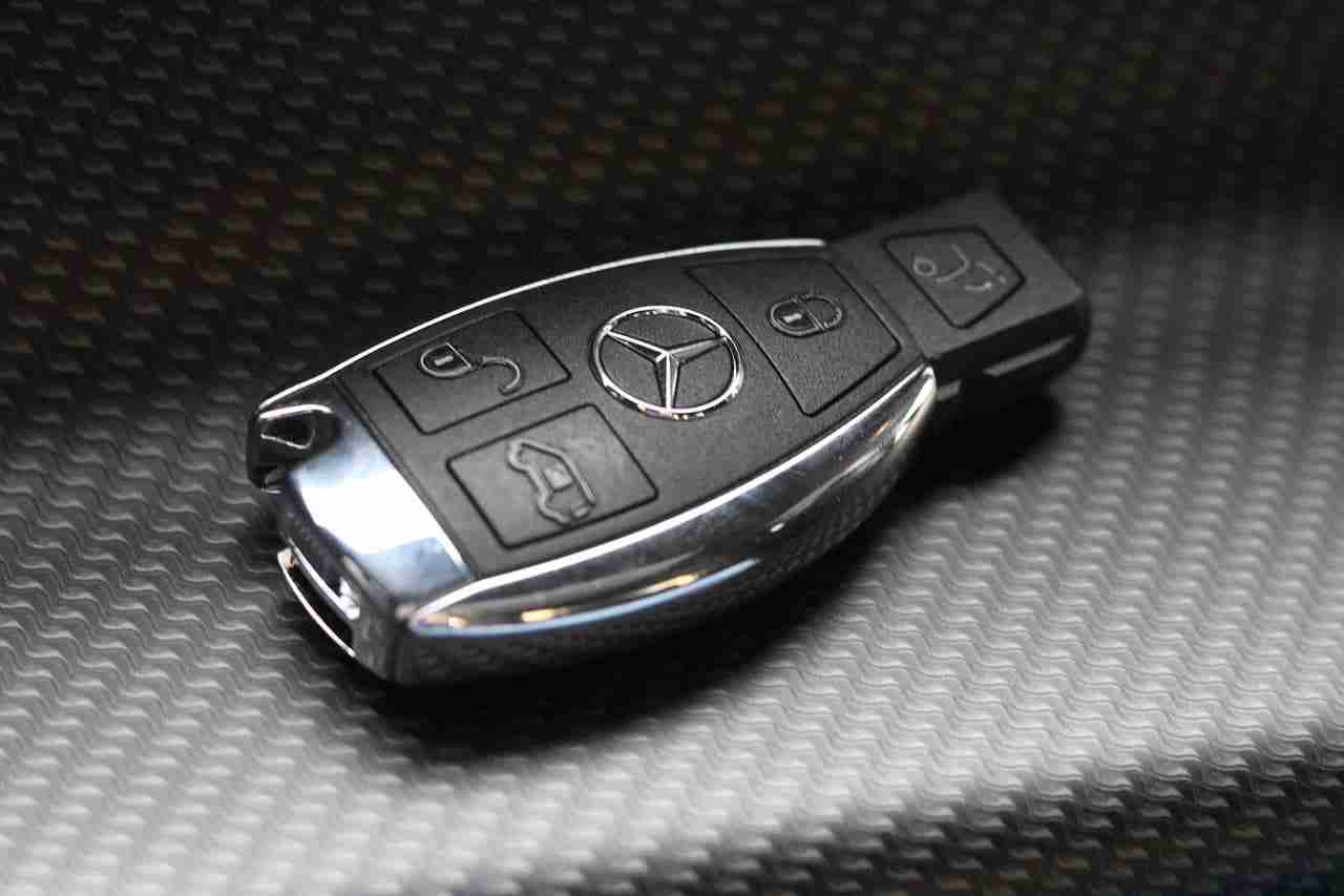 The cheapest way to replace a Mercedes key