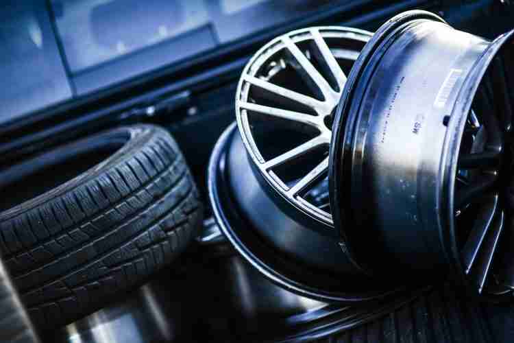 how long does it take to change all tires on a car