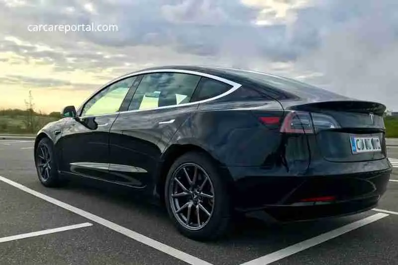 BMW i4 vs Tesla Model 3: So what separates the two cars?